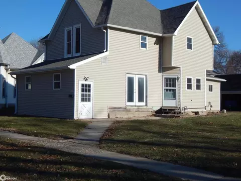 1013 14th St, Eldora, IA 50627