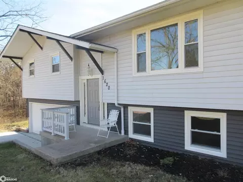 Exterior - 1620 Pine St, Hamilton, IL 62341 photo 3 of 13