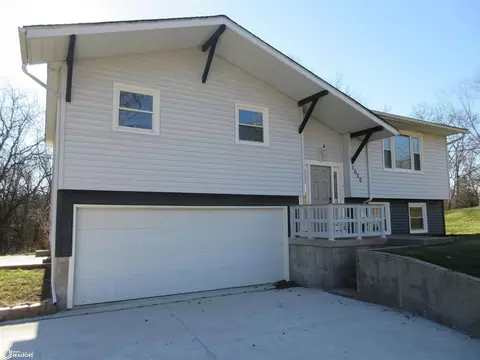 Exterior - 1620 Pine St, Hamilton, IL 62341 photo 2 of 13