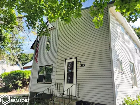 313 S Madison St, Newell, IA 50568