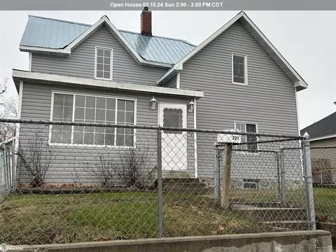 221 E Anson St, Marshalltown, IA 50158