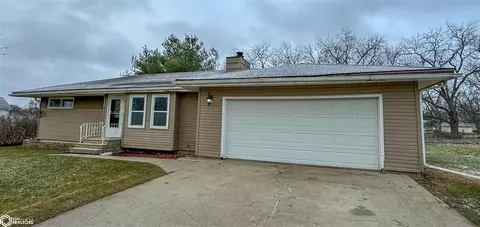 110 Fairview Dr, Ackley, IA 50601