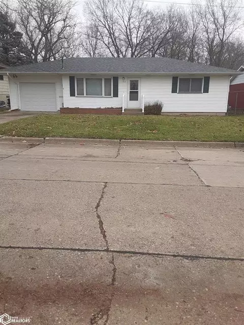 192 Crestview Dr, Burlington, IA 52601