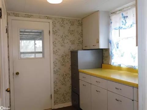 406 E Washington St, Monroe, IA 50170 photo 17