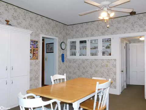 406 E Washington St, Monroe, IA 50170 photo 14