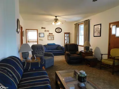 406 E Washington St, Monroe, IA 50170 photo 7
