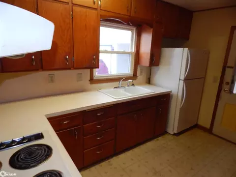 1517 12th St, Eldora, IA 50627 photo 7