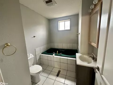 290 E 11th St, Garner, IA 50438 photo 8