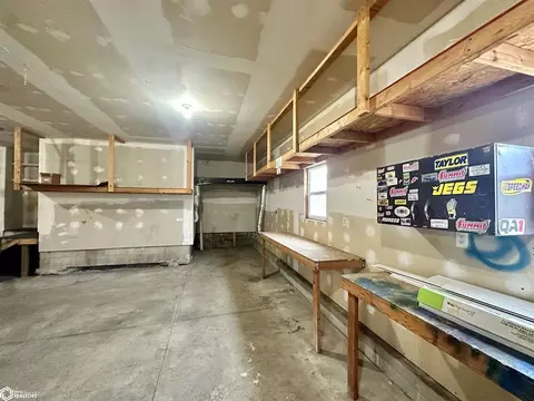 290 E 11th St, Garner, IA 50438 photo 17