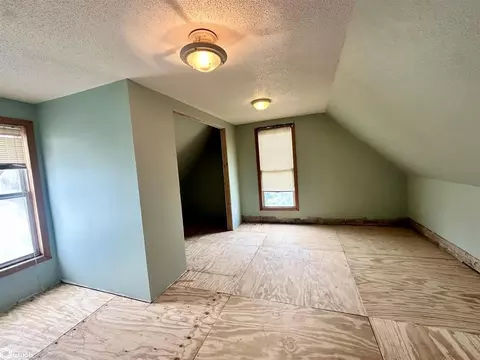 290 E 11th St, Garner, IA 50438 photo 9