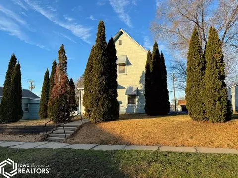 213 S Adams St, Burlington, IA 52601