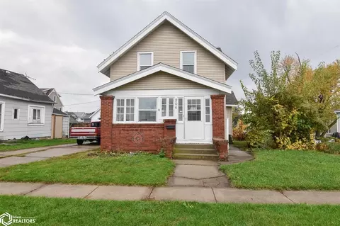 206 N 5th St, Marshalltown, IA 50158