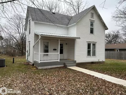 913 Rocksylvania Ave, Iowa Falls, IA 50126