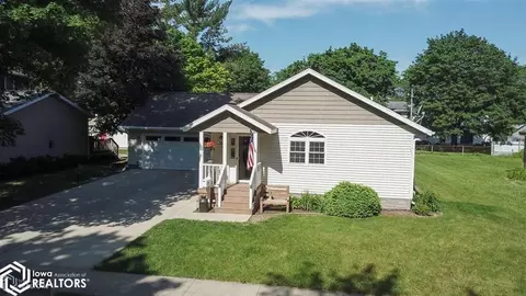 1325 River St, Iowa Falls, IA 50126