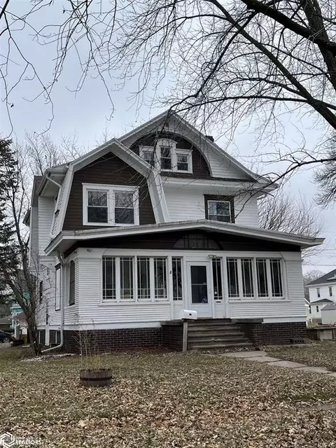 521 1st St NW, Clarion, IA 50525