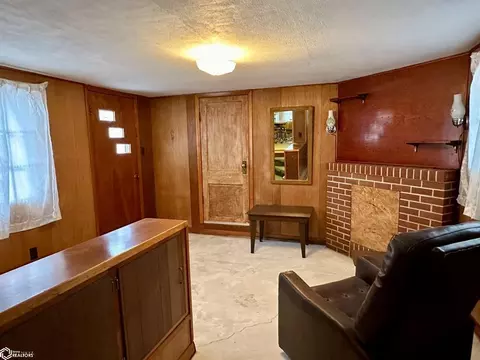 706 Walnut St, Scranton, IA 51462 photo 11