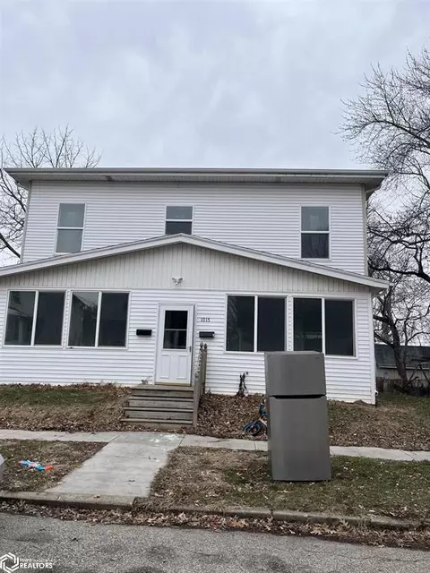 1015 N 10th St, Burlington, IA 52601