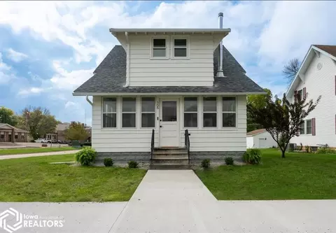 306 W K St, Forest City, IA 50436