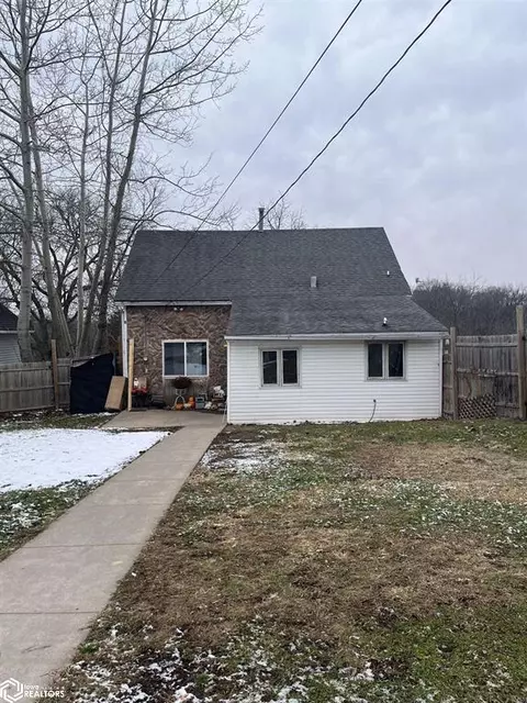 204 S Gertrude St, Burlington, IA 52601
