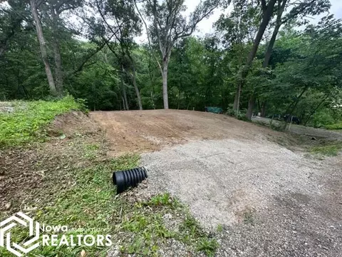 5072 Delta Dr, Brooklyn, IA 52211