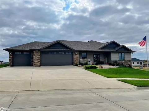 1420 E 11th St, Carroll, IA 51401 photo 3