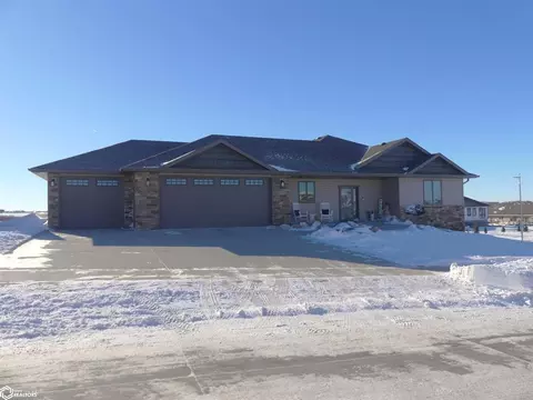 1420 E 11th St, Carroll, IA 51401