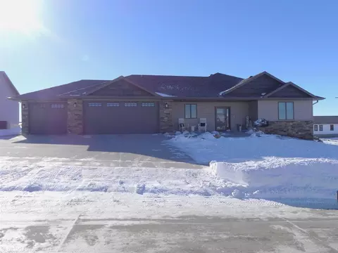 1420 E 11th St, Carroll, IA 51401 photo 2