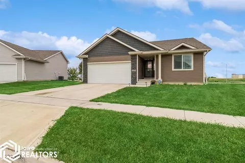 3221 Linden Dr SW, Bondurant, IA 50035