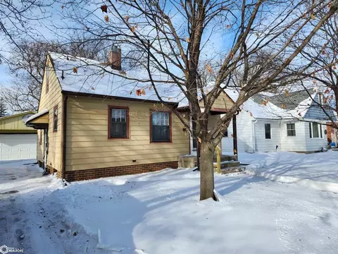 1436 N Rhode Island Ave, Mason City, IA 50401