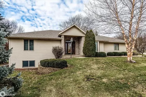 1711 Sunny Slope Dr, Red Oak, IA 51566