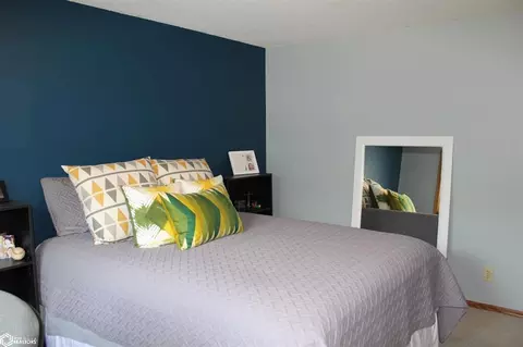 Bedroom - 23 17th Ave, Hampton, IA 50441 photo 6 of 10
