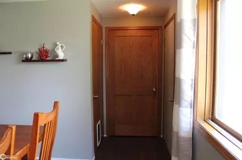 Entry Way - 23 17th Ave, Hampton, IA 50441 photo 1 of 2