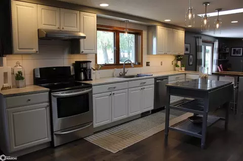 Kitchen - 23 17th Ave, Hampton, IA 50441 photo 2 of 5