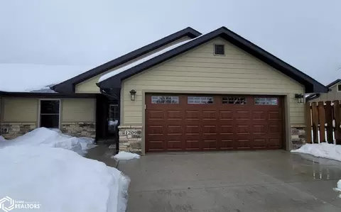 1209 3rd Ave E, Oskaloosa, IA 52577