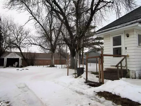 1610 Washington, Eldora, IA 50627 photo 4