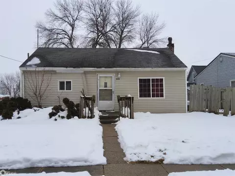 1008 3rd St, Harlan, IA 51537