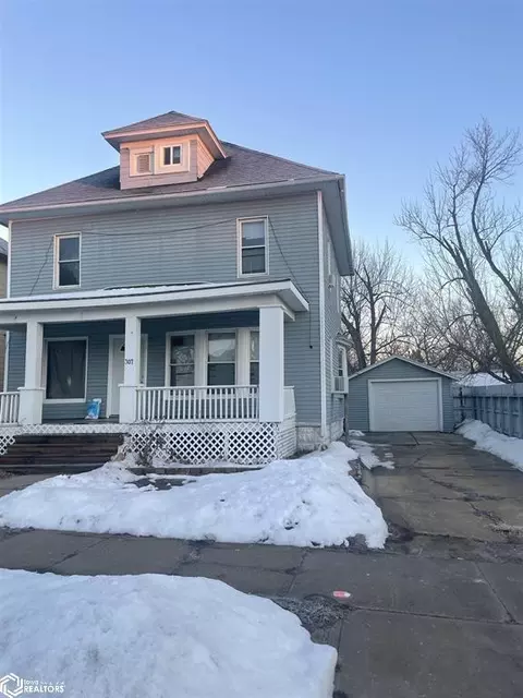 307 Park St, Marshalltown, IA 50158