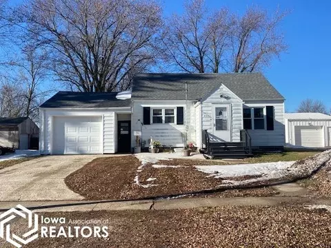 438 6th Ave SE, Britt, IA 50423