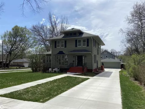 1122 E Corning St E, Red Oak, IA 51566