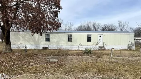 415 Clark St, Davis City, IA 50065
