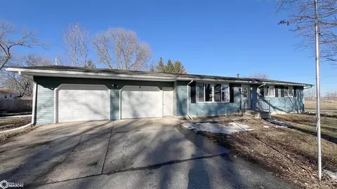 200 6th St, Kensett, IA 50448
