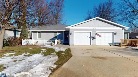 104 Woodlane Dr, Clear Lake, IA 50428