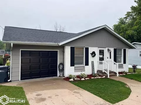 2805 Bock St, Burlington, IA 52601