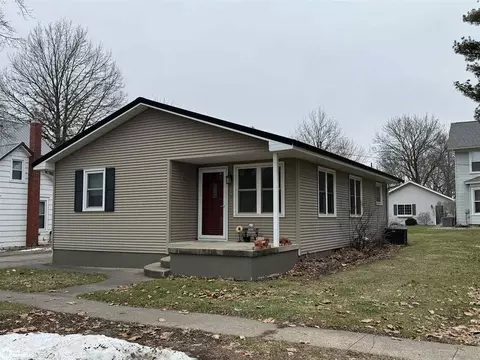 815 North St, Mediapolis, IA 52637