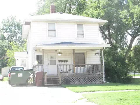 517 N Main St, Chariton, IA 50049