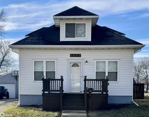 718 Park Ave, Chariton, IA 50049