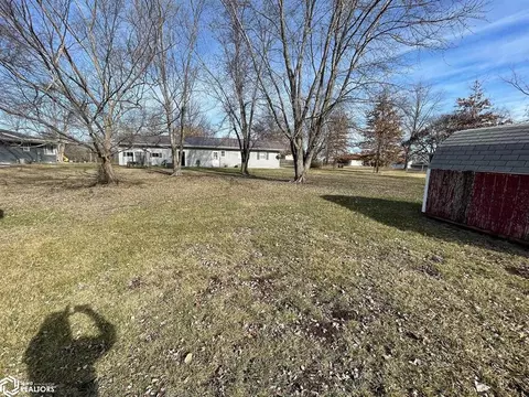 Exterior - 1202 E Grant St, Centerville, IA 52544 photo 6 of 10