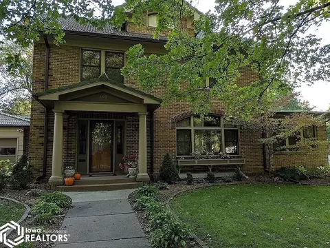 207 Highland St, Fairfield, IA 52556