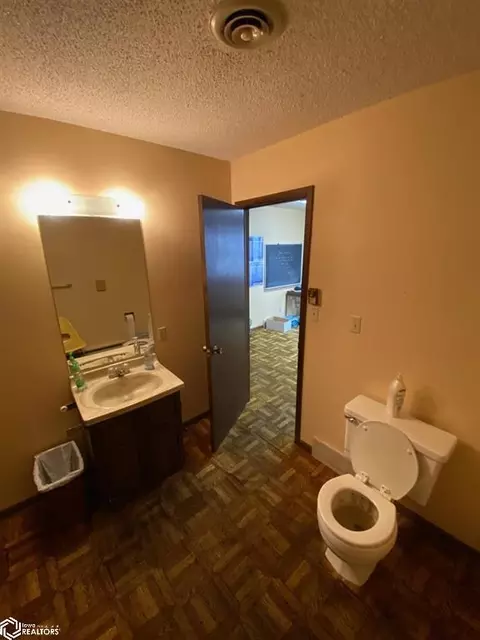 Bath - 1117 Main St, Scranton, IA 51462 photo 2 of 3