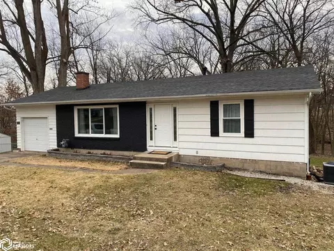 2431 Clearview Dr, Burlington, IA 52601